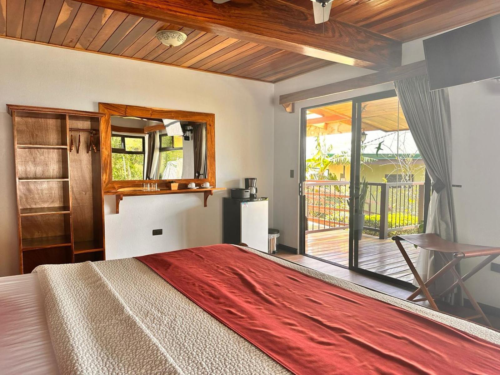 Hotel Tropico Monteverde 외부 사진